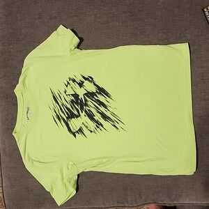 Boys UA T-shirt size Medium